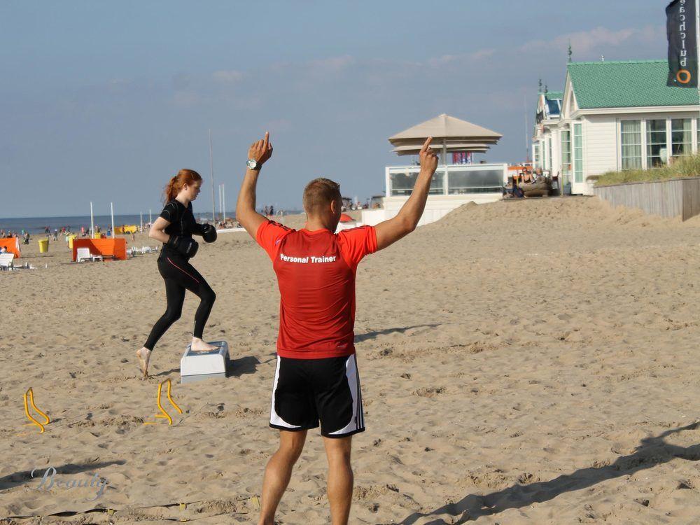 Hotel Van Oranje Noordwijk Zewnętrze zdjęcie A beach handball referee signals a time-out