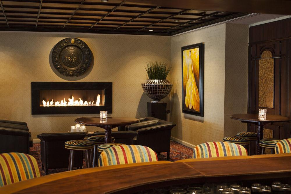 Hotel Van Oranje Noordwijk Zewnętrze zdjęcie The bar at the Hotel's lobby