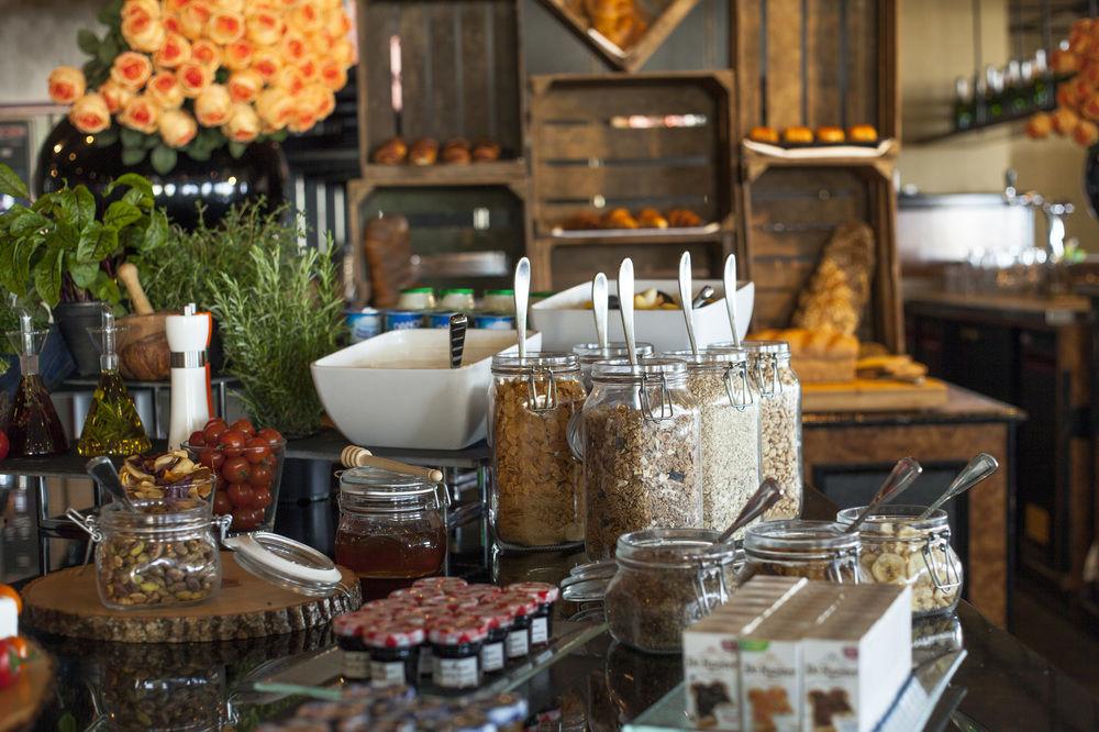 Hotel Van Oranje Noordwijk Zewnętrze zdjęcie A selection of jams and preserves
