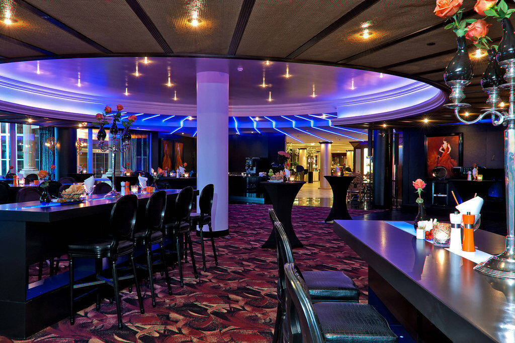 Hotel Van Oranje Noordwijk Zewnętrze zdjęcie The nightclub on board