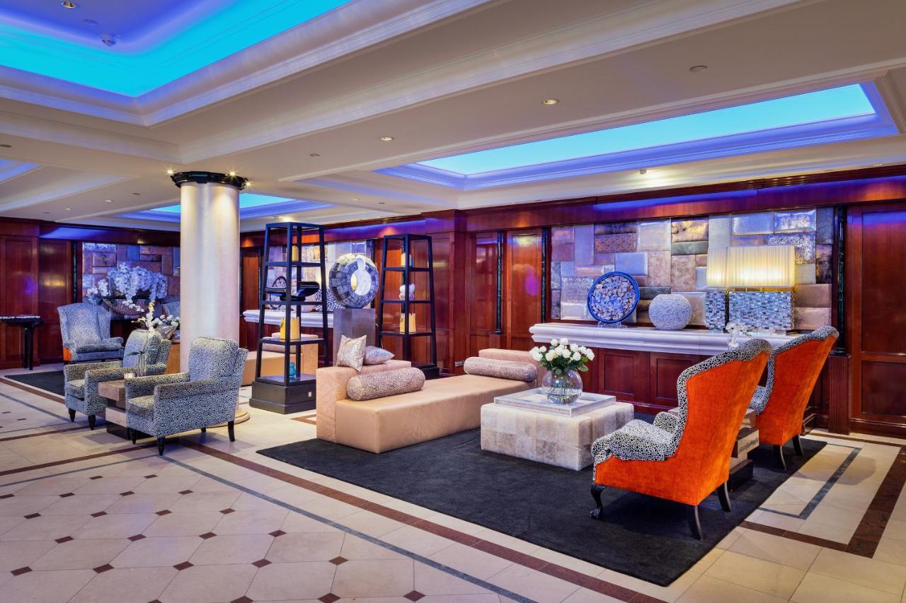 Hotel Van Oranje Noordwijk Zewnętrze zdjęcie The lobby of the hotel